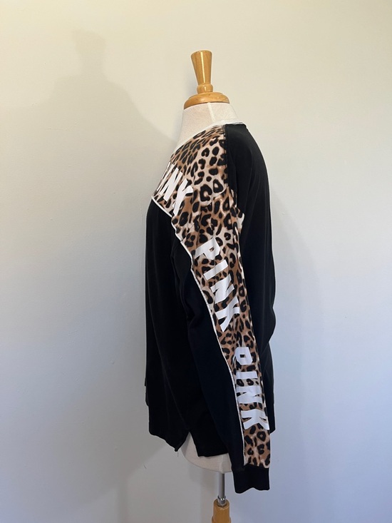 PINK Victoria's Secret Cheetah Print Long Sleeve Shirt Size Large - Picture 2 of 9